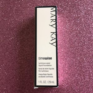 Timewise luminous-wear foundation Ivory 4 Mary Kay